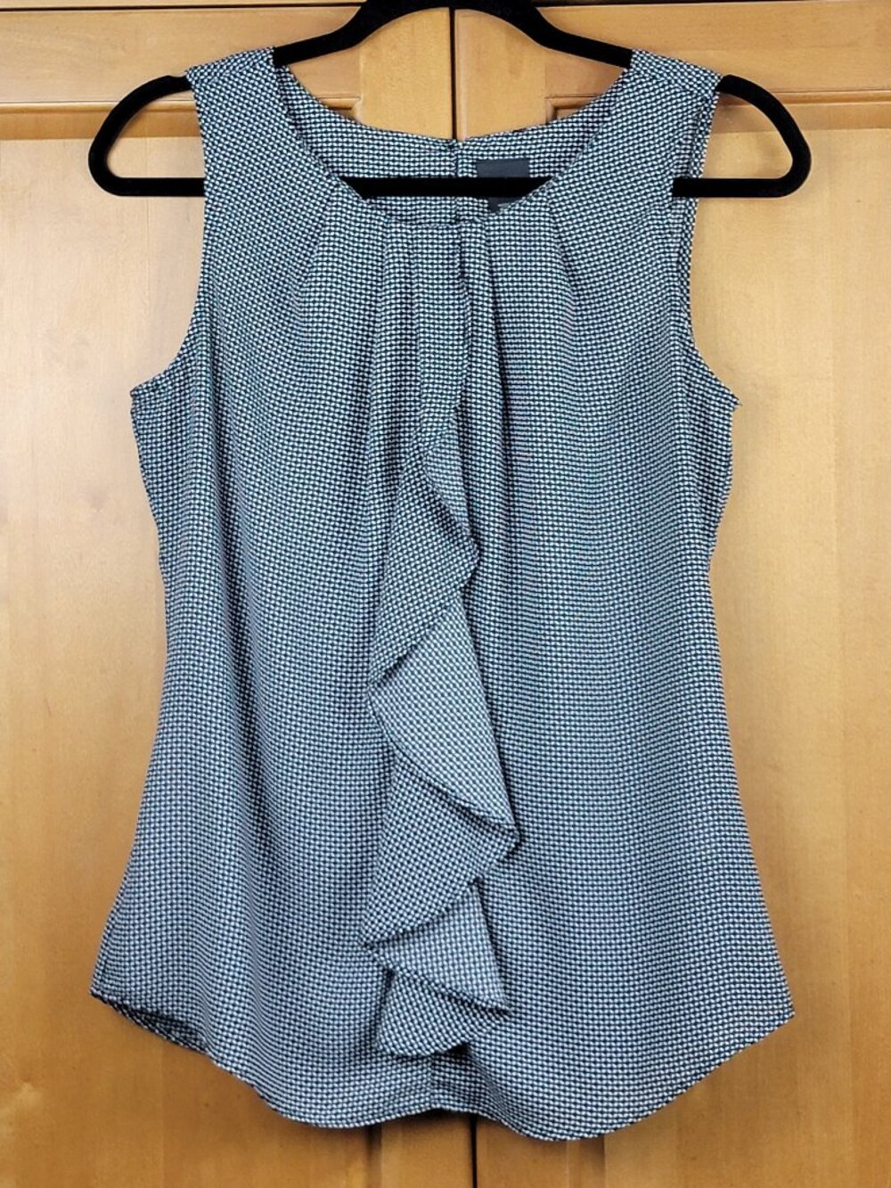 Covington Sleeveless Black & White Ruffle-Front Top - S